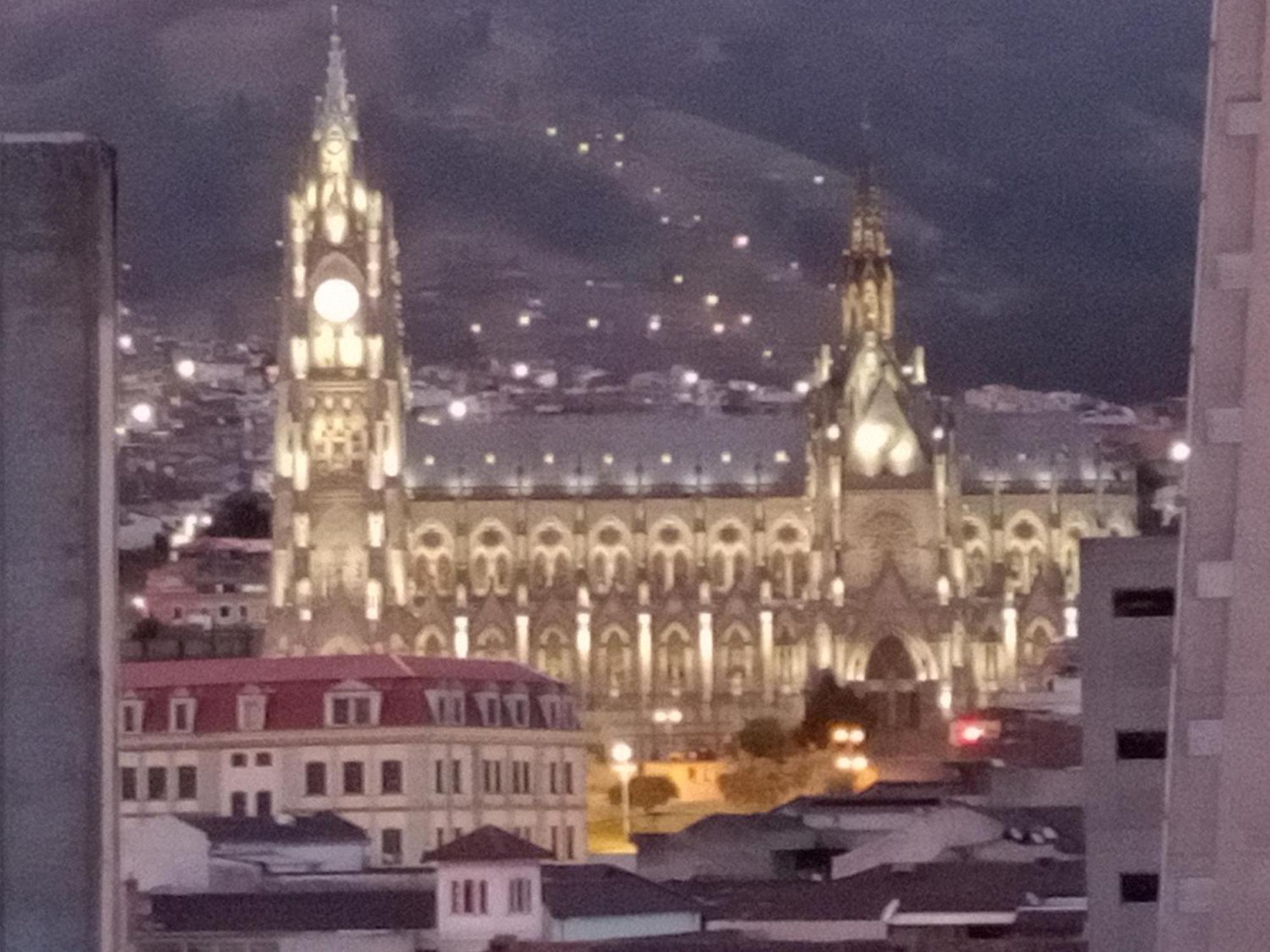 Hostal Atlantis Quito Exterior foto